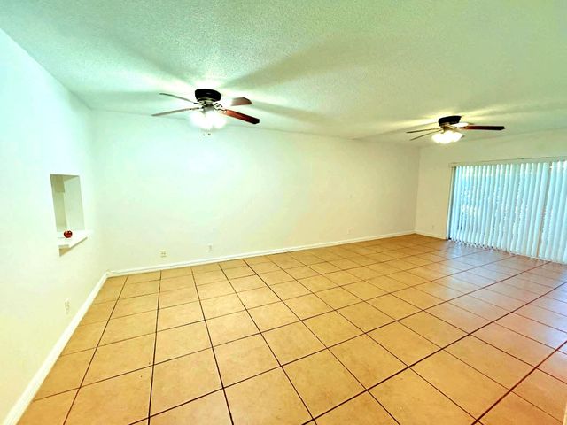 2960 Riverside Drive 113-2, Coral Springs, FL 33065