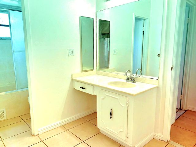 2960 Riverside Drive 113-2, Coral Springs, FL 33065
