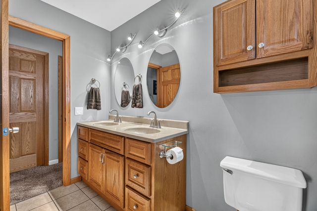 4 Devon Court, Bolingbrook, IL 60440
