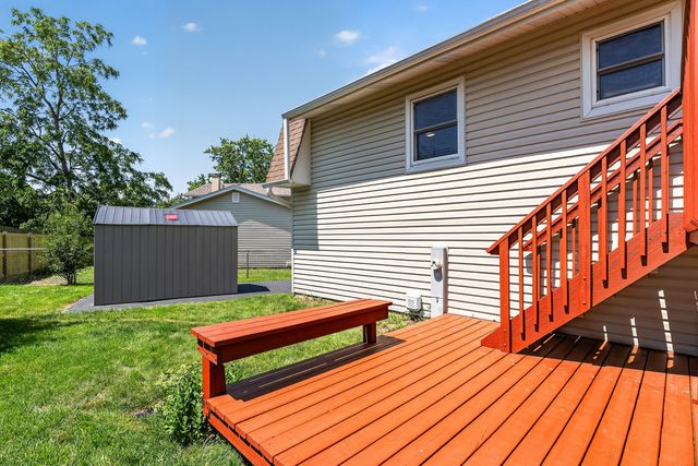 4 Devon Court, Bolingbrook, IL 60440
