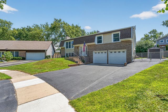 4 Devon Court, Bolingbrook, IL 60440