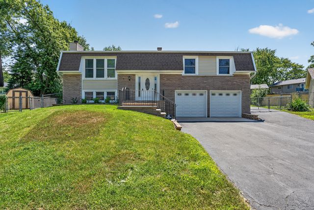 4 Devon Court, Bolingbrook, IL 60440