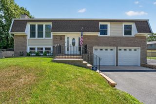 4 Devon Court, Bolingbrook, IL 60440