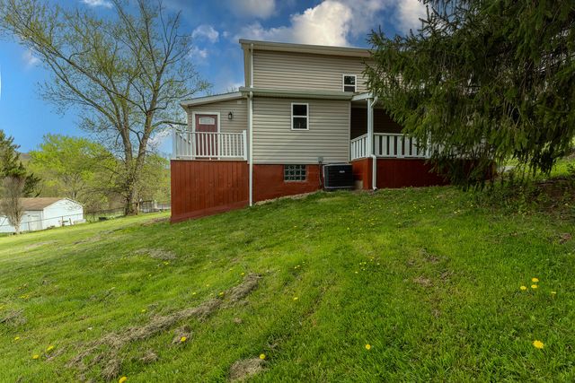 589 Pine Run Rd, New Sewickley Twp, PA 15042