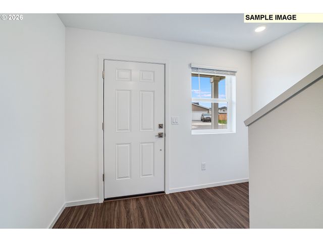 5766 Bainbridge Rd, Eugene, OR 97402
