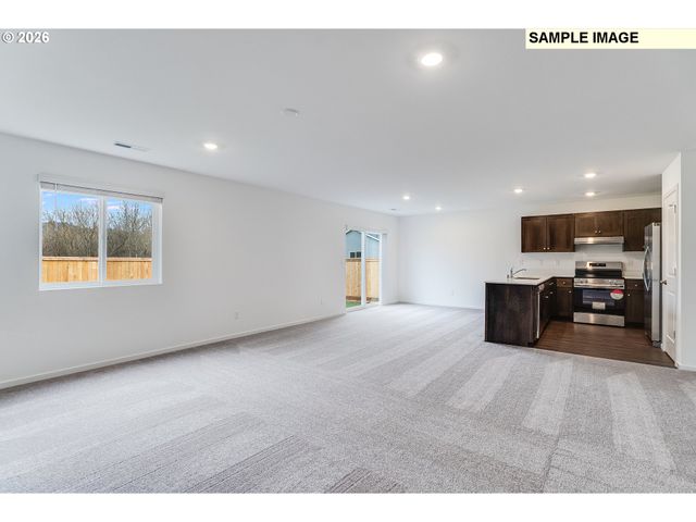 5766 Bainbridge Rd, Eugene, OR 97402