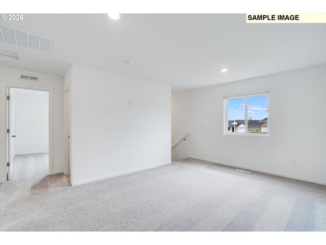 5766 Bainbridge Rd, Eugene, OR 97402