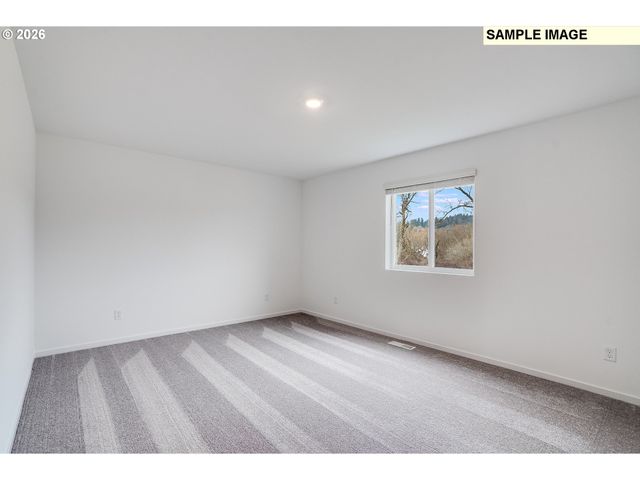 5766 Bainbridge Rd, Eugene, OR 97402