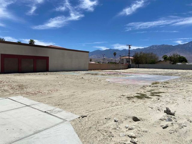 32201 Date Palm Drive, Cathedral City, CA 92234