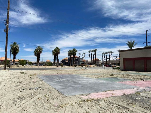 32201 Date Palm Drive, Cathedral City, CA 92234