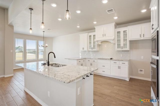 1701 Meadow Crest Drive, Salado, TX 76571