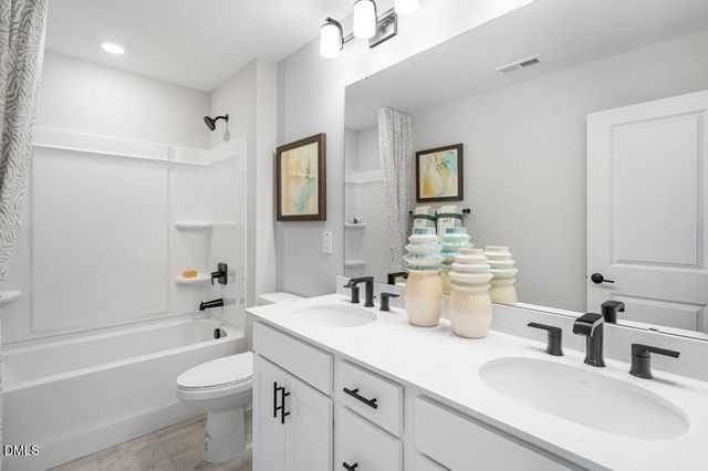 8801 Malmesbury Lane, Wake Forest, NC 27587