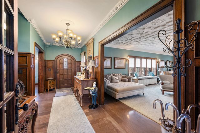 4507 Grand Avenue, Des Moines, IA 50312