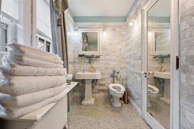 4507 Grand Avenue, Des Moines, IA 50312