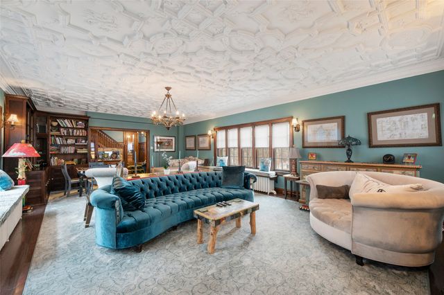 4507 Grand Avenue, Des Moines, IA 50312