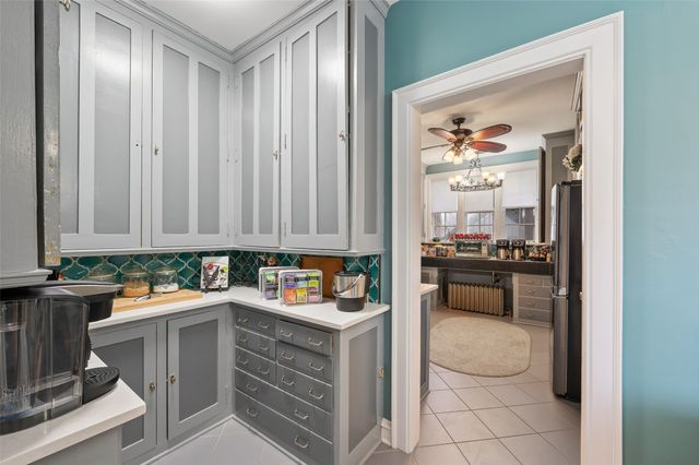 4507 Grand Avenue, Des Moines, IA 50312