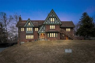 4507 Grand Avenue, Des Moines, IA 50312