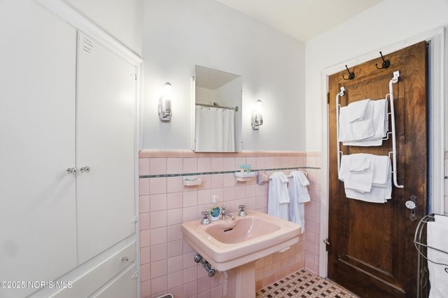 2356 Secor Road, Toledo, OH 43606