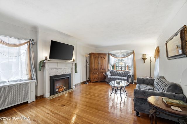 2356 Secor Road, Toledo, OH 43606