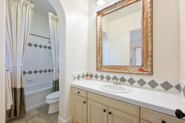 7936 Entrada De Luz W, San Diego, CA 92127