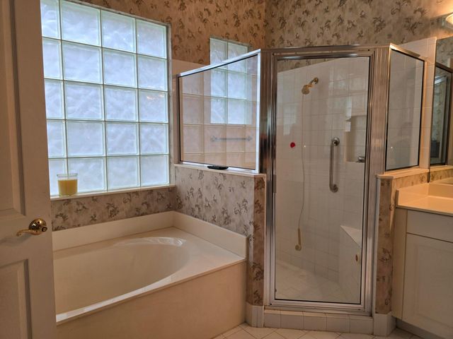 6846 Fairway Lakes Drive, Boynton Beach, FL 33472