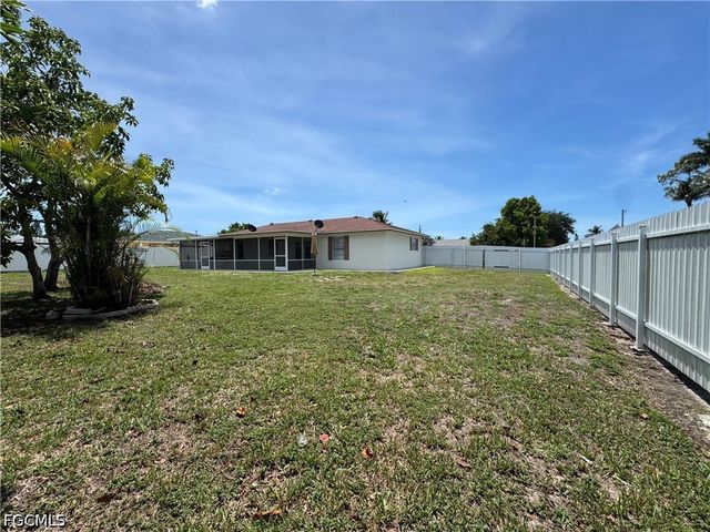 2200 51st TER SW, Naples, FL 34116