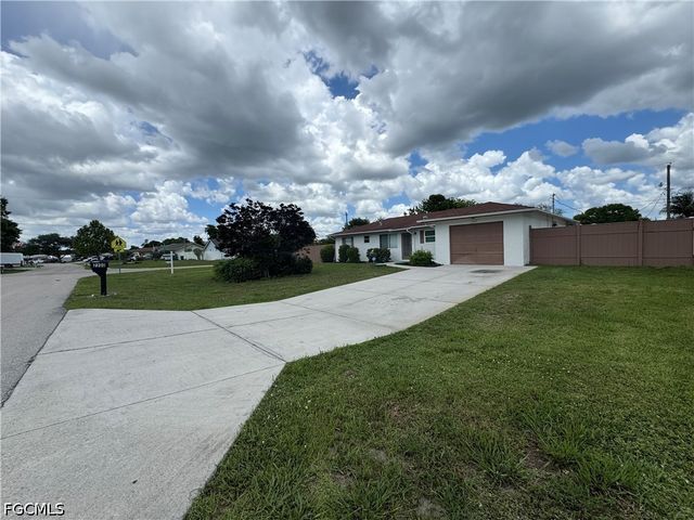 2200 51st TER SW, Naples, FL 34116