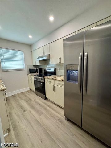 2200 51st TER SW, Naples, FL 34116