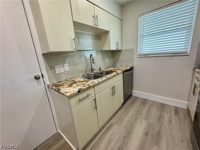 2200 51st TER SW, Naples, FL 34116