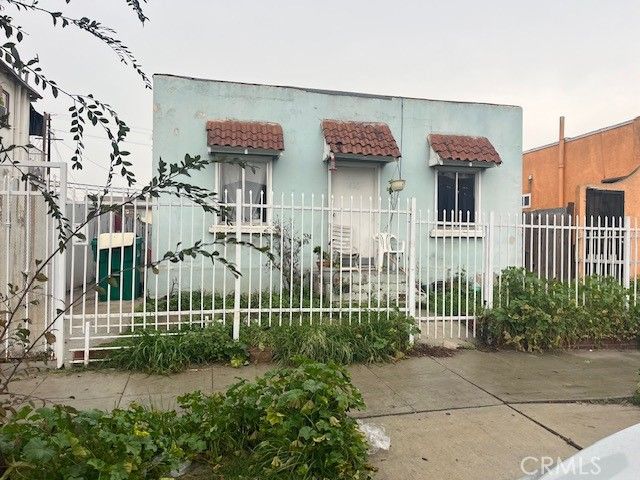 1636 Pacific, Long Beach, CA 90813