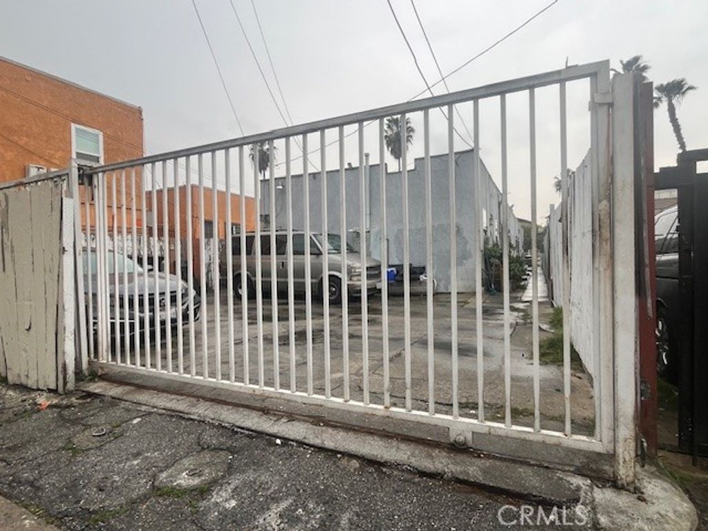 1636 Pacific, Long Beach, CA 90813