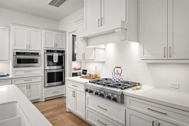 60 Venetia Grove Drive, Tomball, TX 77375