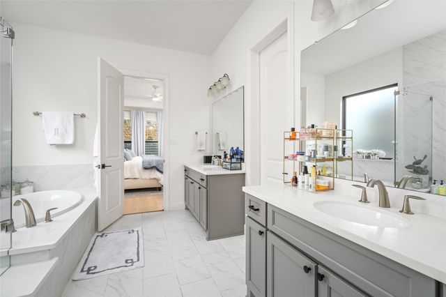 60 Venetia Grove Drive, Tomball, TX 77375