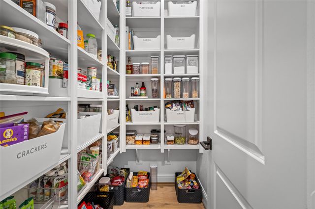 60 Venetia Grove Drive, Tomball, TX 77375