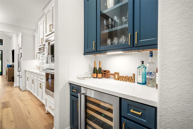 60 Venetia Grove Drive, Tomball, TX 77375