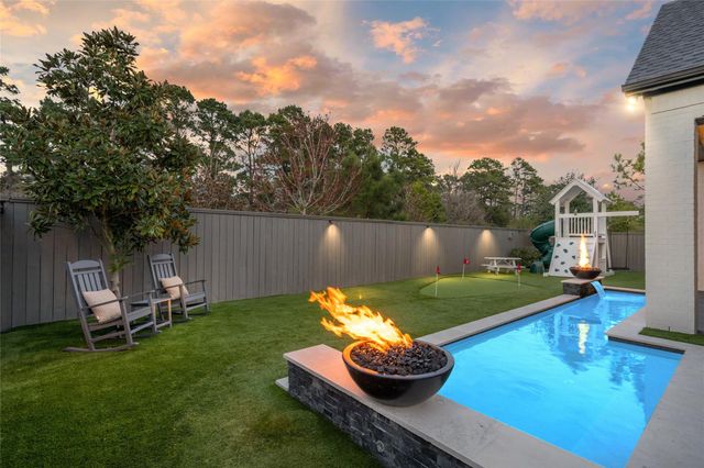 60 Venetia Grove Drive, Tomball, TX 77375