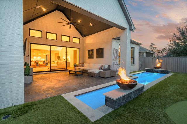 60 Venetia Grove Drive, Tomball, TX 77375