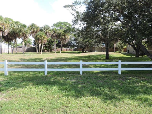 905 COLONIAL ROAD, Venice, FL 34293