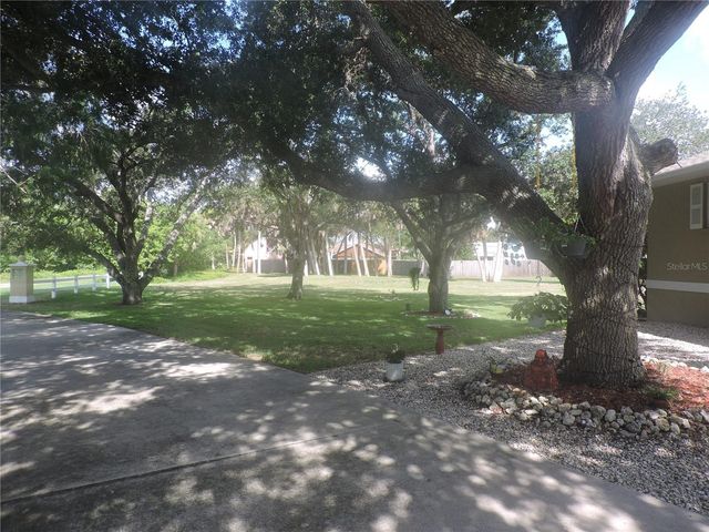 905 COLONIAL ROAD, Venice, FL 34293