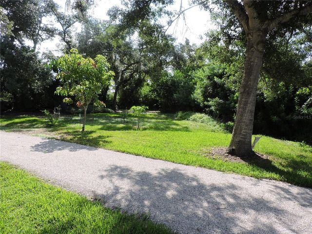 905 COLONIAL ROAD, Venice, FL 34293