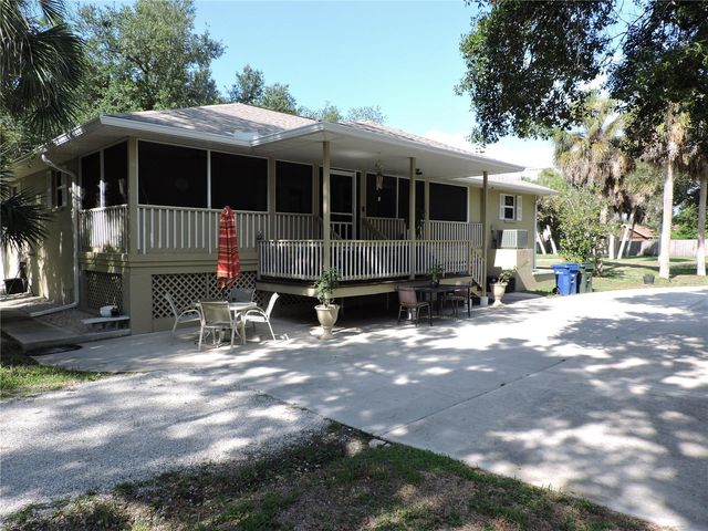 905 COLONIAL ROAD, Venice, FL 34293