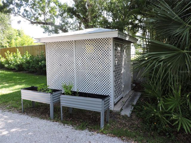 905 COLONIAL ROAD, Venice, FL 34293