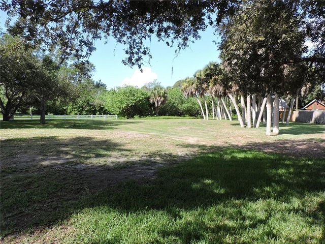 905 COLONIAL ROAD, Venice, FL 34293