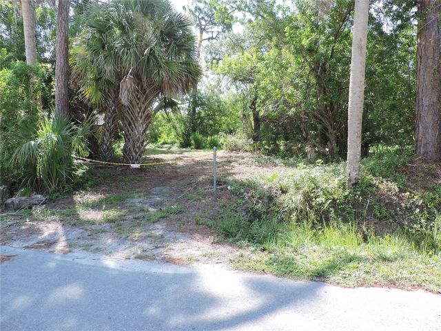 905 COLONIAL ROAD, Venice, FL 34293