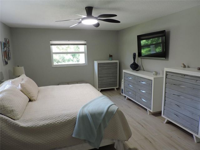 905 COLONIAL ROAD, Venice, FL 34293