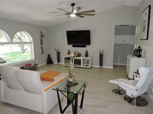 905 COLONIAL ROAD, Venice, FL 34293