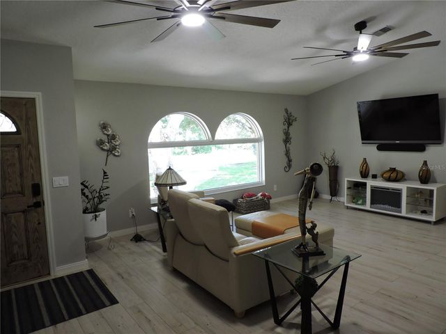 905 COLONIAL ROAD, Venice, FL 34293