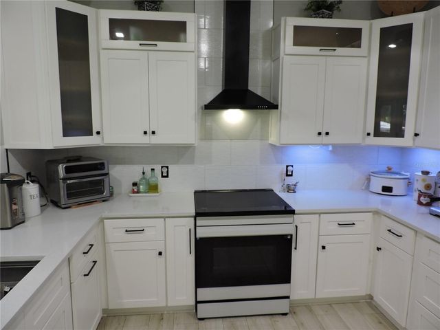 905 COLONIAL ROAD, Venice, FL 34293