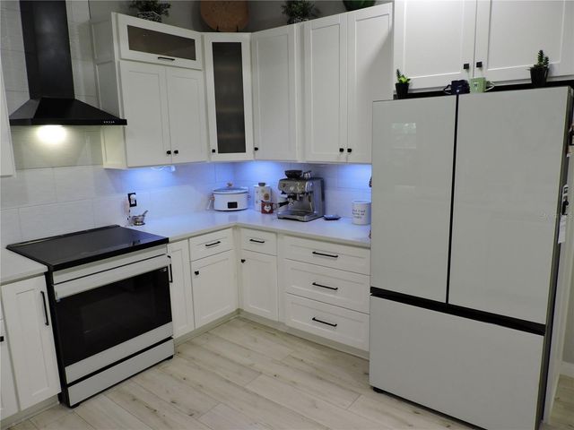 905 COLONIAL ROAD, Venice, FL 34293