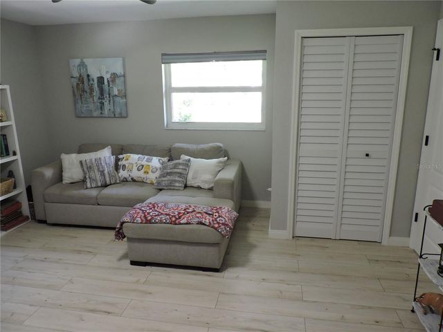 905 COLONIAL ROAD, Venice, FL 34293